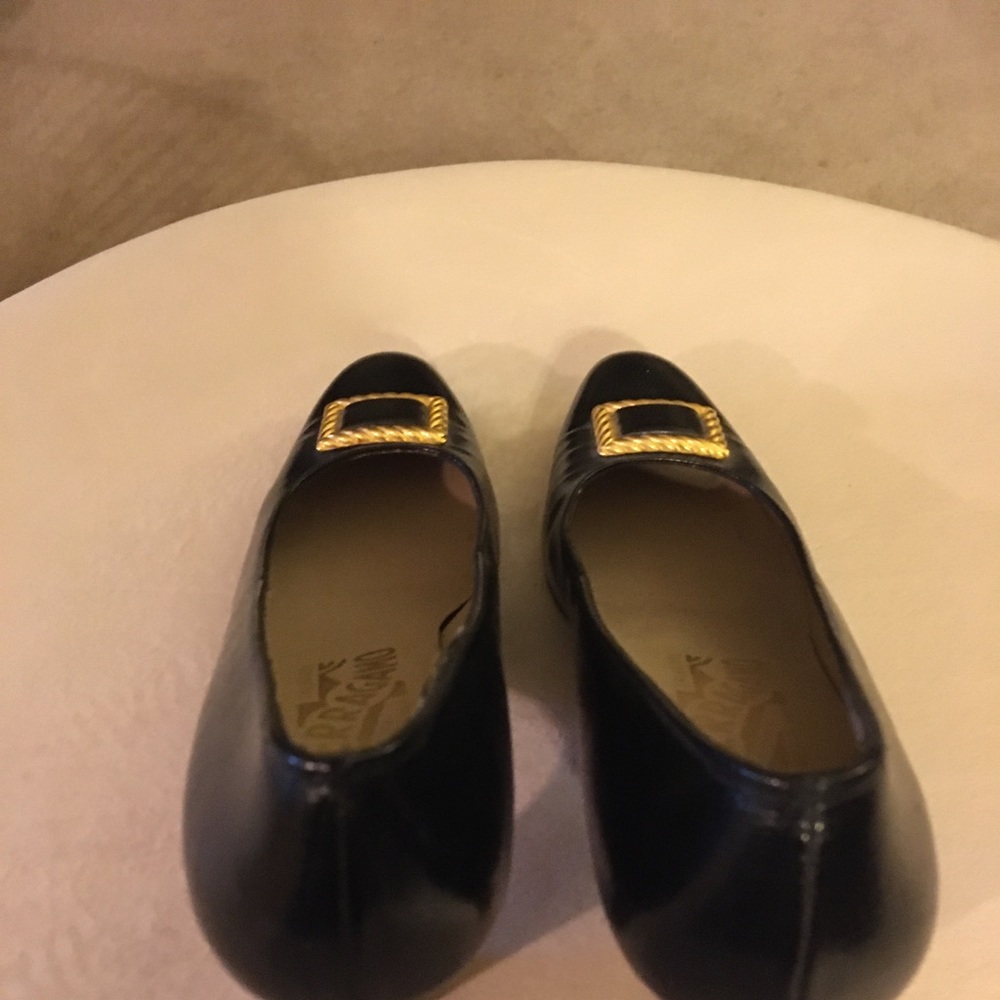 Ferragamo classic vintage medium heeled reptile pump. Rare 6AAA hardly worn.